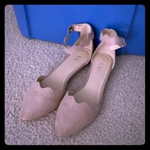 Pointed strap flats